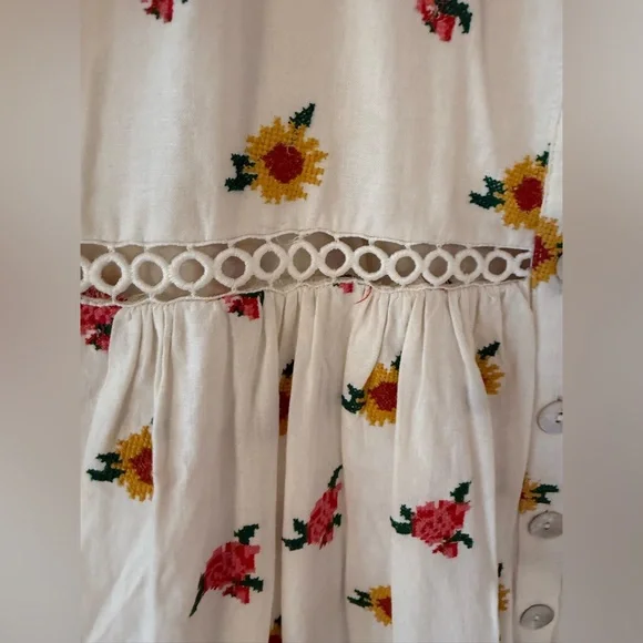 Farm Rio Embroidered Floral and White Midi Dress🌻 - Picture 2 of 6